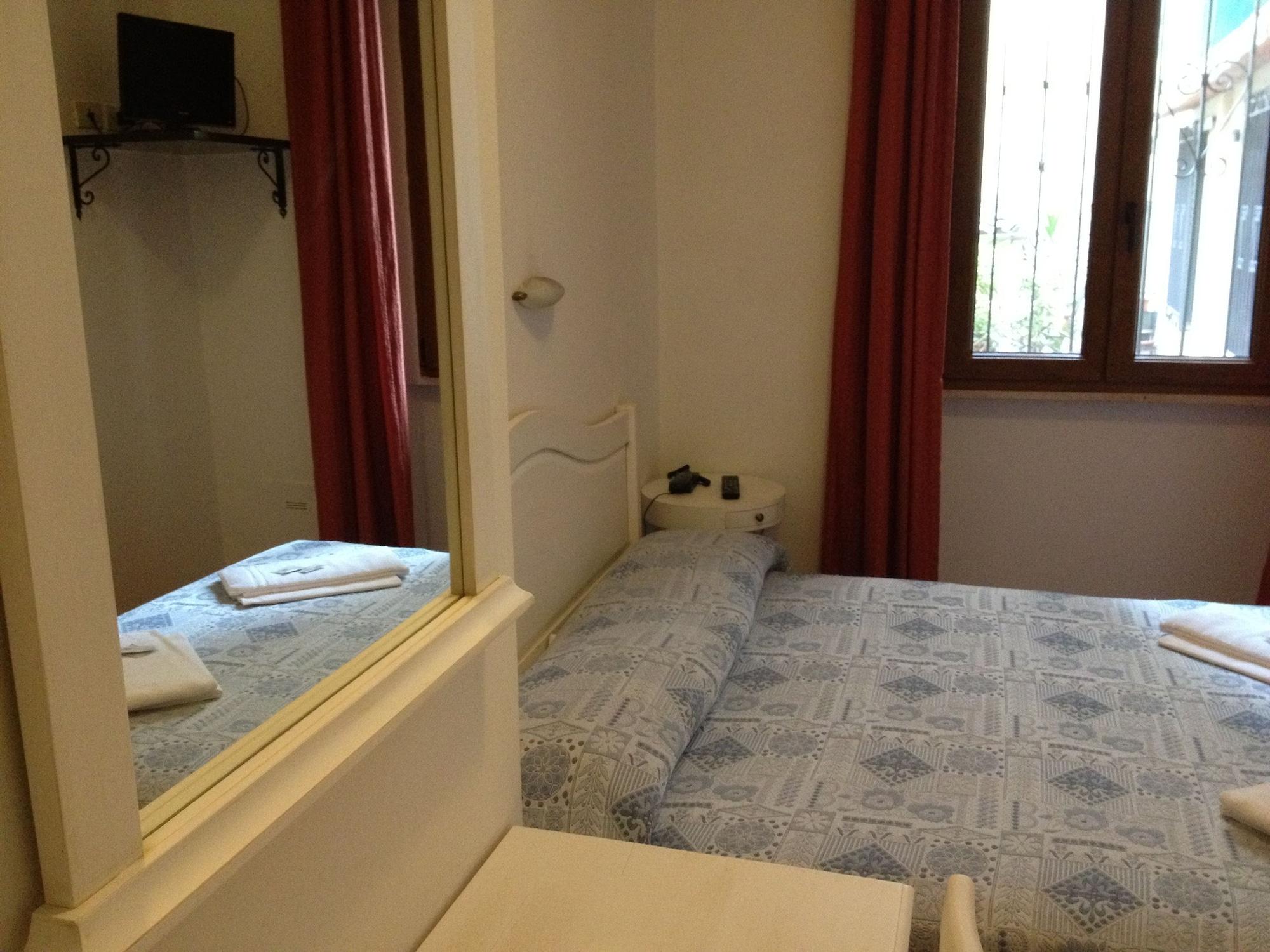 Albergo Sonia Florencia Exterior foto